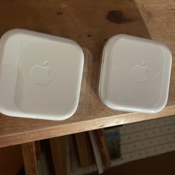 Apple Earbuds from the very beginning of time. NWOT - Picture 2 of 3
